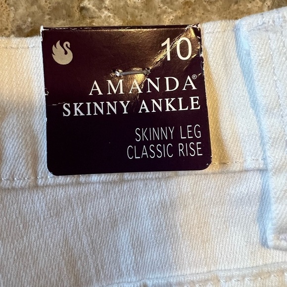 Nwt- Gloria Vanderbilt White Skinny Ankle Jeans - Picture 3 of 6